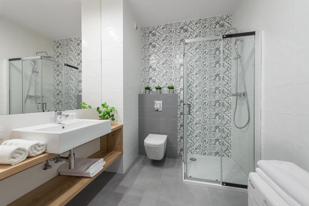 Okecie Airport Studio Bakalarska 2 P&O Serviced Apartments Varsavia Esterno foto