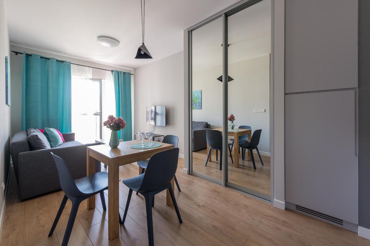 Okecie Airport Studio Bakalarska 2 P&O Serviced Apartments Varsavia Esterno foto