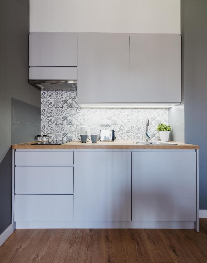 Okecie Airport Studio Bakalarska 2 P&O Serviced Apartments Varsavia Esterno foto